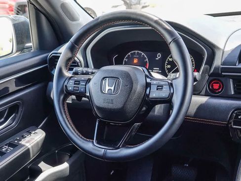 Used 2025 Honda Pilot Sport image 14