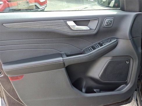 Used 2023 Ford Escape Platinum w/ Premium Technology Package image 12