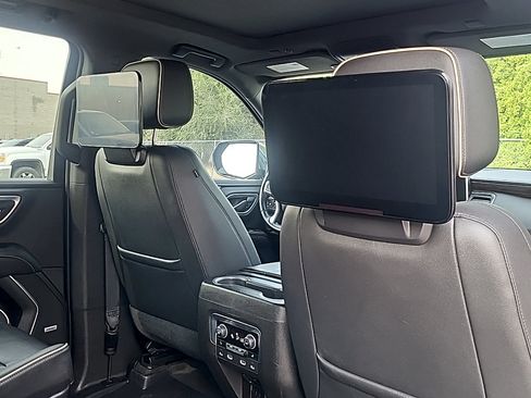 Used 2021 Chevrolet Tahoe Premier AWD/4WD image 12
