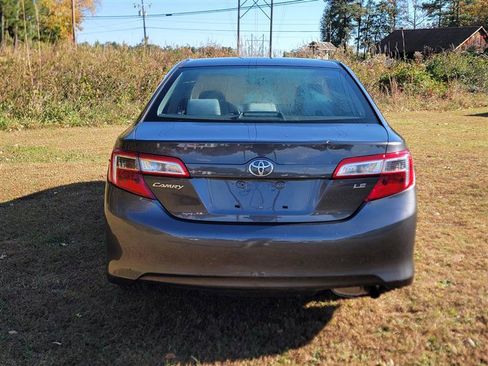 Used 2012 Toyota Camry LE image 4
