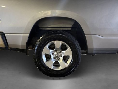 Used 2020 RAM 1500 Big Horn AWD/4WD image 19