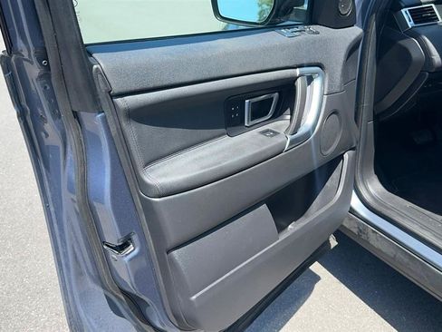 Used 2018 Land Rover Discovery Sport HSE AWD/4WD image 18