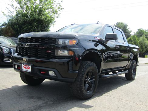 Used 2020 Chevrolet Silverado 1500 Custom Trail Boss w/ Custom Convenience Package AWD/4WD image 3