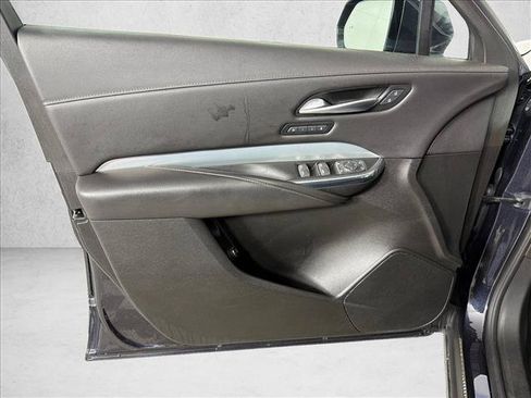 Used 2023 Cadillac XT4 Premium Luxury FWD image 10