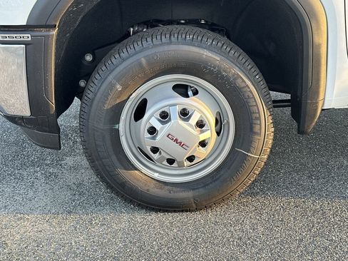 New 2025 GMC Sierra 3500 Pro w/ Convenience Package image 29