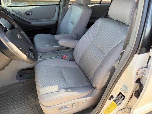 Used 2006 Toyota Highlander Sport w/ Towing Prep Pkg FWD image 13