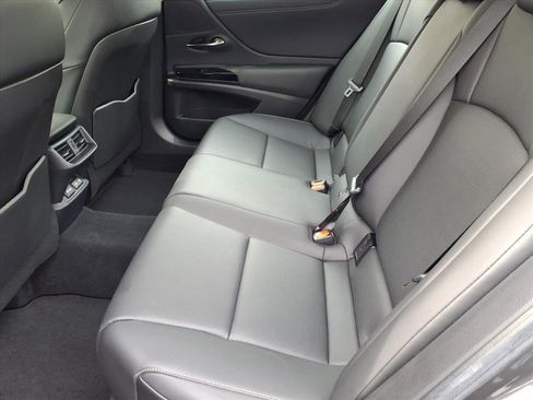 Certified 2025 Lexus ES 350 w/ Premium Package image 6