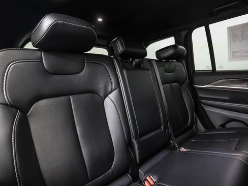 Used 2025 Jeep Grand Cherokee Limited w/ Trailer Tow Package image 27