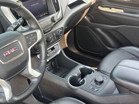 Used 2024 GMC Terrain SLT AWD/4WD image 16