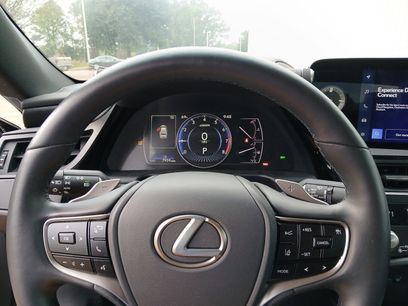 Certified 2025 Lexus ES 350 w/ Premium Package