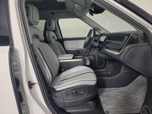 Used 2024 Rivian R1S Adventure AWD/4WD image 24