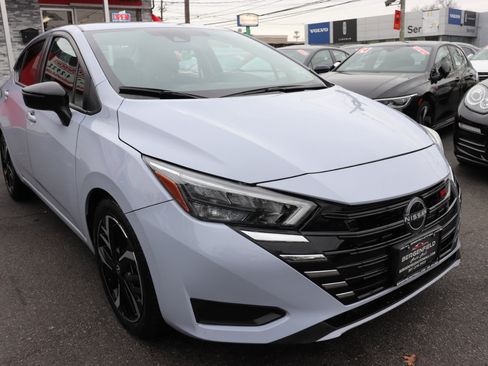 Used 2024 Nissan Versa SR image 7