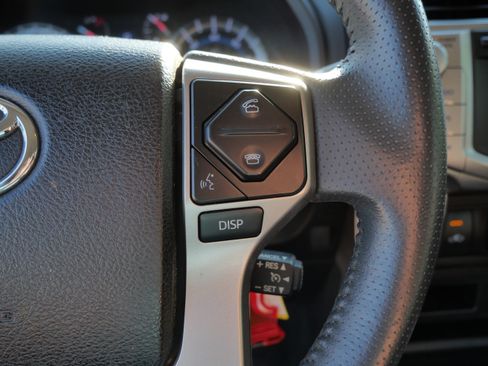 Used 2016 Toyota 4Runner SR5 AWD/4WD image 28