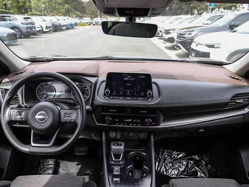 Used 2023 Nissan Rogue SV FWD image 13