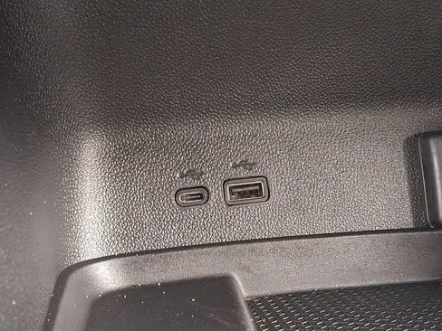 Used 2024 Chevrolet Traverse LT FWD image 26
