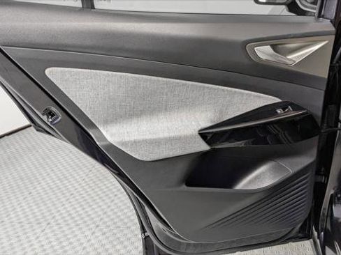 Used 2023 Volkswagen ID.4 Pro RWD image 13