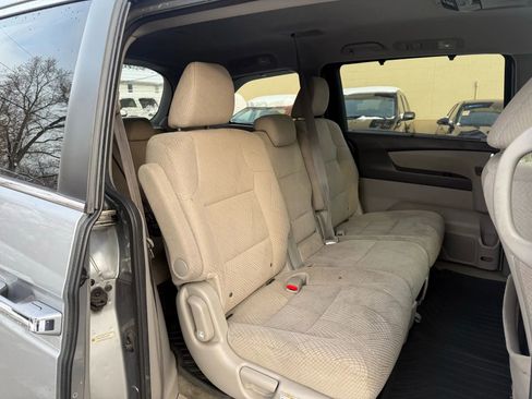 Used 2016 Honda Odyssey SE image 16