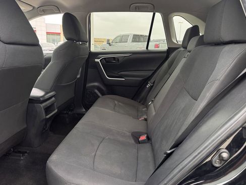 Used 2021 Toyota RAV4 LE image 25