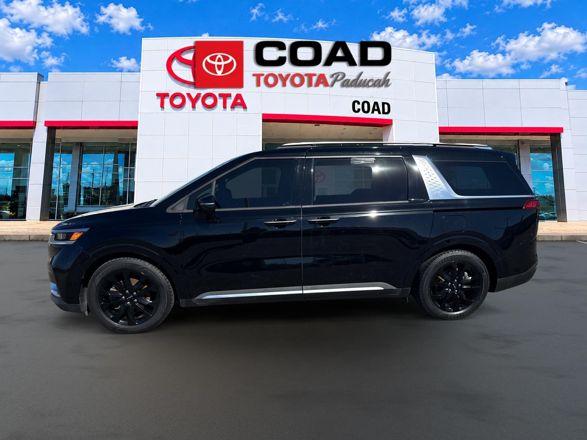 Used 2022 Kia Carnival SX Prestige FWD image 2