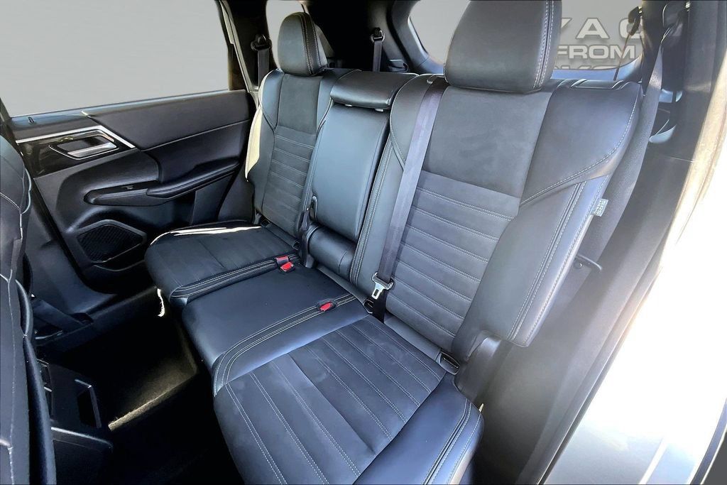 Used 2024 Mitsubishi Outlander SE AWD/4WD image 25