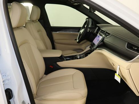 New 2025 Jeep Grand Cherokee L Limited image 20