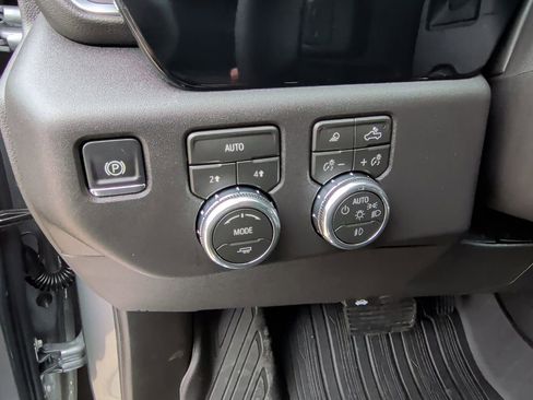 New 2026 GMC Sierra 1500 SLT image 16