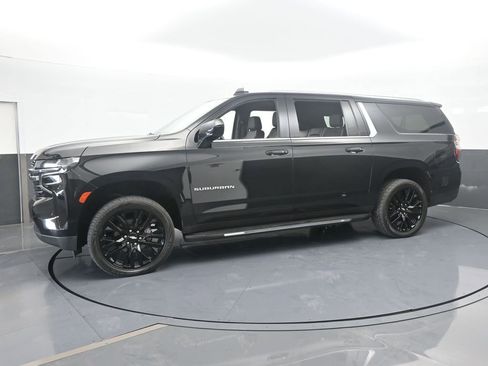 Used 2021 Chevrolet Suburban LT image 2