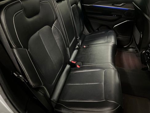 Used 2023 Jeep Grand Cherokee Overland image 61