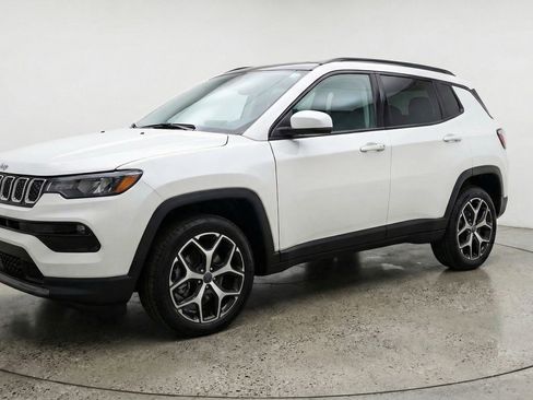 Used 2025 Jeep Compass Limited AWD/4WD image 3