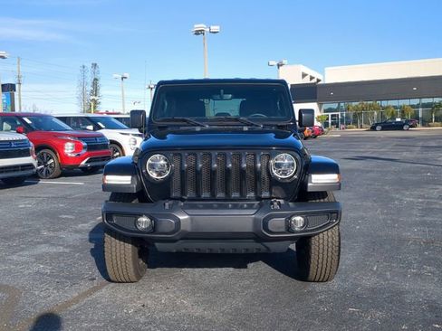 Used 2020 Jeep Wrangler Unlimited Sahara AWD/4WD image 3