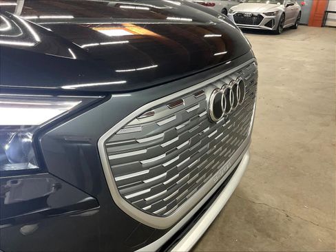 Used 2025 Audi Q4 e-tron Premium Plus w/ Premium Plus image 31