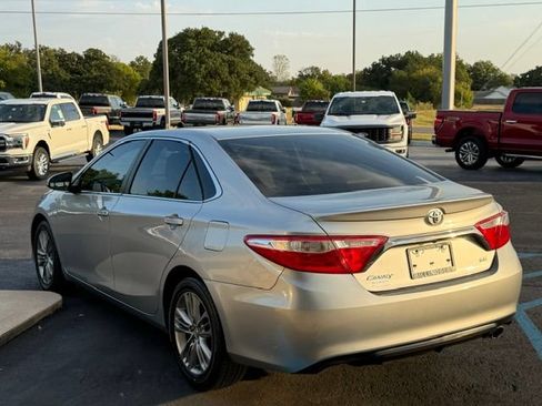 Used 2016 Toyota Camry SE FWD image 4