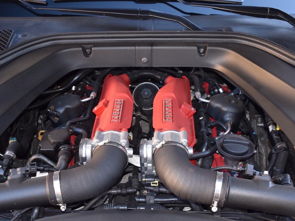 Used 2018 Ferrari California T RWD image 40