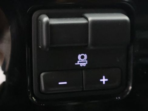 Used 2022 Chevrolet Silverado 1500 LTZ w/ Technology Package AWD/4WD image 24
