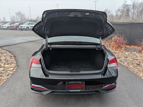 Certified 2023 Hyundai Elantra SEL w/ Convenience Package image 17