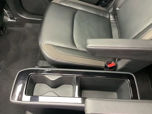 Used 2024 Nissan Pathfinder SL w/ SL Premium Package image 23