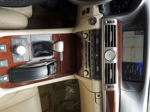 Used 2017 Lexus LS 460 image 30