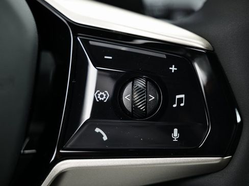 Used 2025 BMW X3 xDrive30i w/ Premium Package image 35