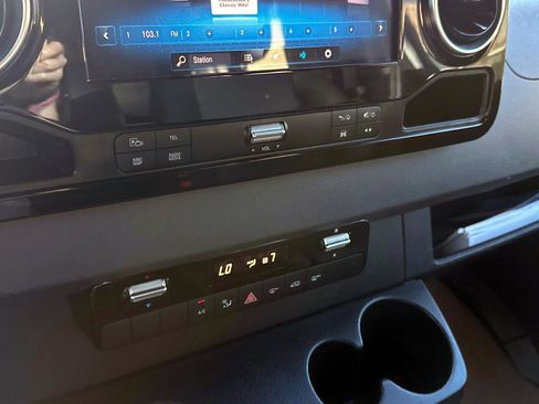 Used 2020 Mercedes-Benz Sprinter 2500 image 20