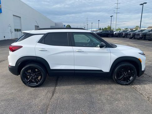 New 2026 Chevrolet TrailBlazer LT w/ Midnight Edition AWD/4WD image 8