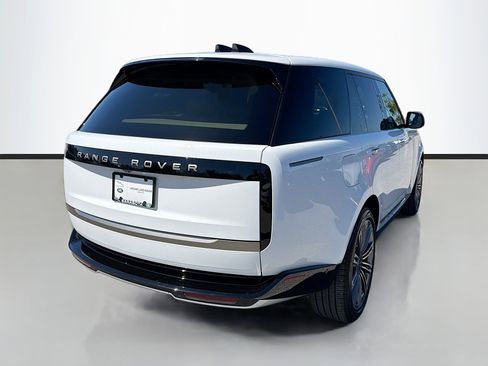 Used 2024 Land Rover Range Rover SE image 5