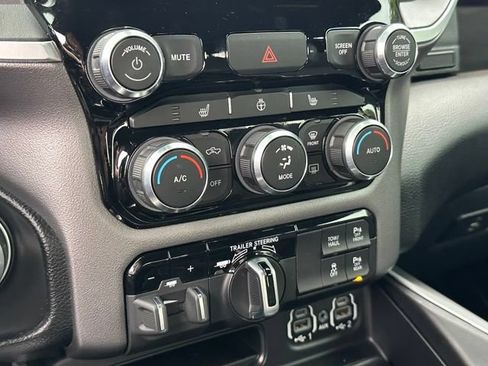 Used 2021 RAM 1500 Big Horn AWD/4WD image 25