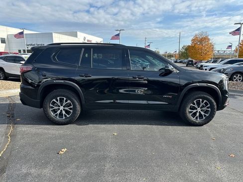 Used 2025 GMC Acadia AT4 w/ Luxury Package image 5