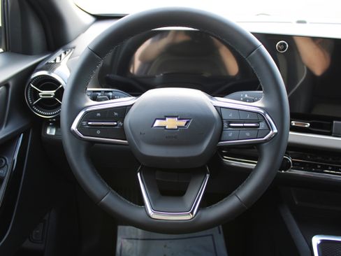 New 2026 Chevrolet Equinox LT w/ Convenience Package II image 23