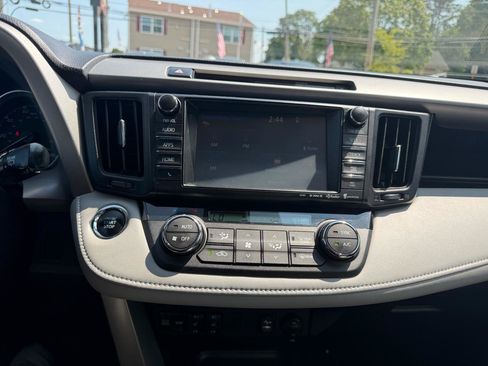 Used 2016 Toyota RAV4 Limited AWD/4WD image 17