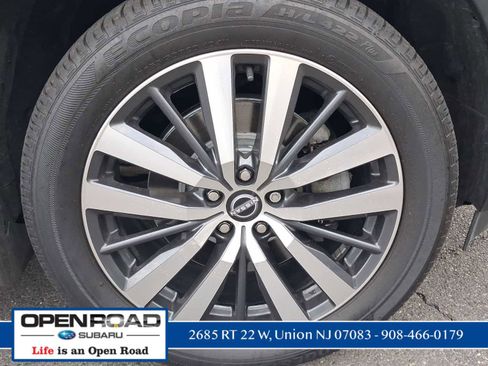 Used 2022 Nissan Pathfinder Platinum w/ Cargo Package AWD/4WD image 5