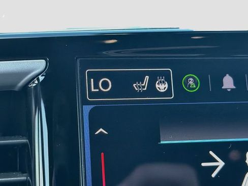 Used 2025 Chrysler Pacifica Select FWD image 21