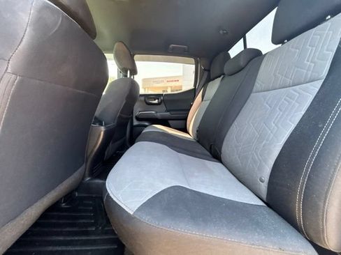 Used 2021 Toyota Tacoma TRD Off-Road w/ Technology Package AWD/4WD image 14