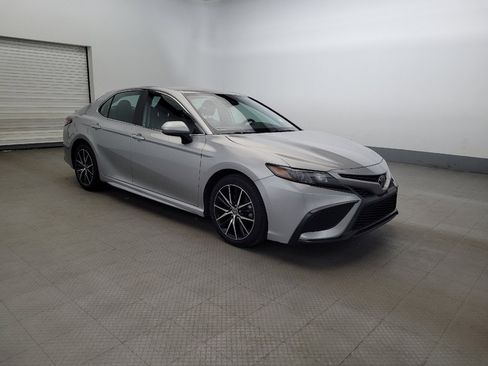 Used 2021 Toyota Camry SE image 13