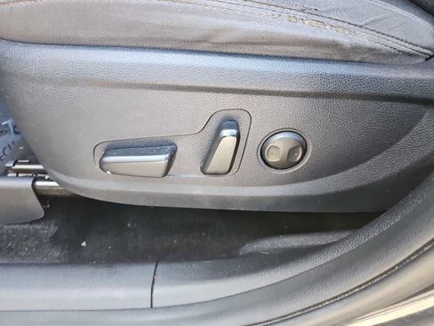 Used 2019 Hyundai Santa Fe SEL FWD image 18